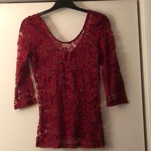 Red lace 3/4 sleeve shirt